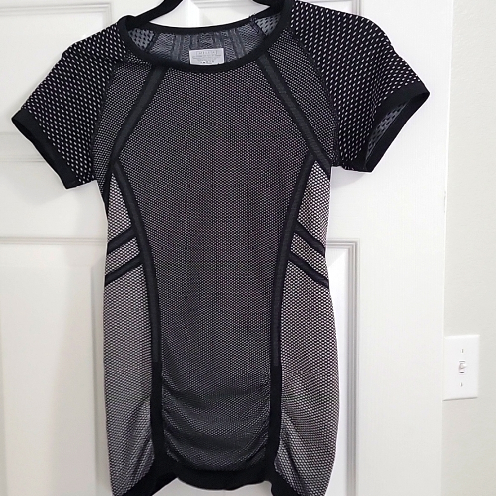 Athleta shirt